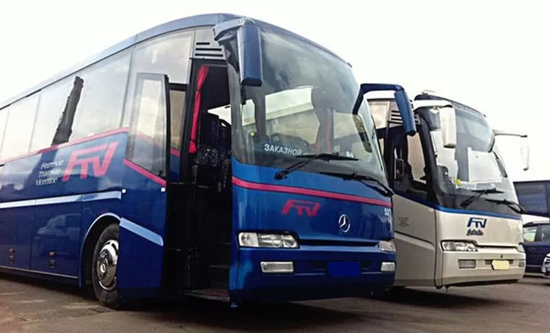 Два туристических автобуса Mercede-Benz 7