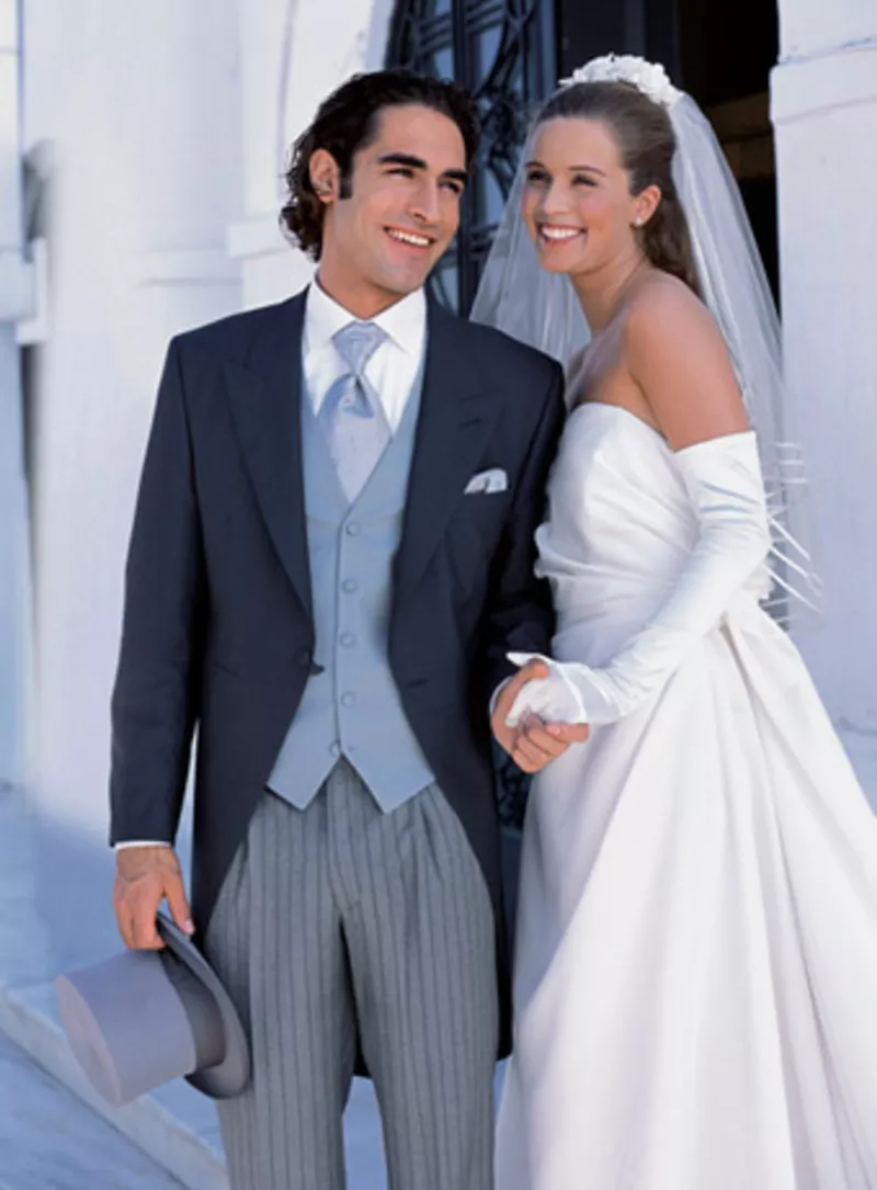 свадебные наряды:платья невесты и костюмы  жениха -недорого 22