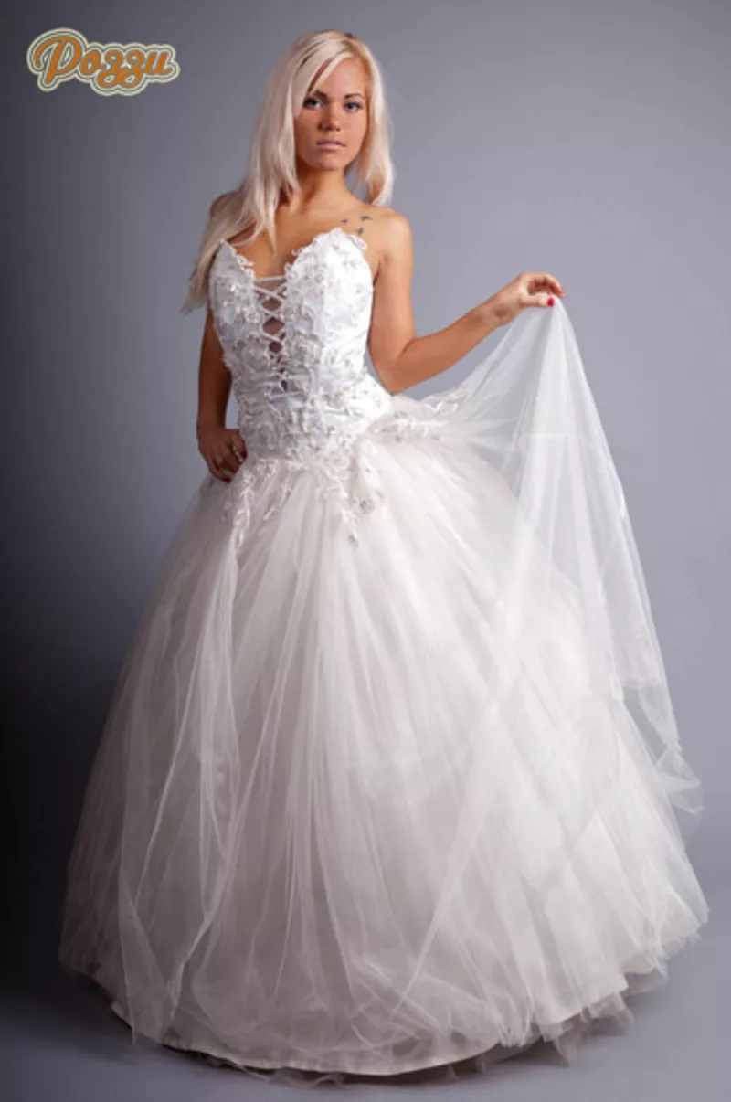 свадебные наряды:платья невесты и костюмы  жениха -недорого 43