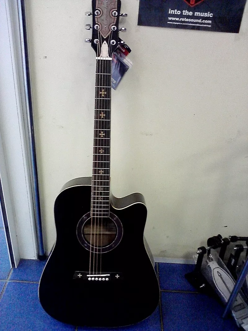  Акустическая гитара CRUSADER CF4001.Корпус вестерн