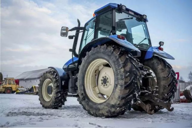 Трактор Case New Holland TS 115 John Deere 2