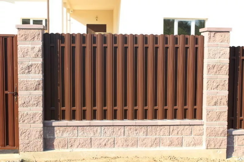 Забор из металлического штакета 2