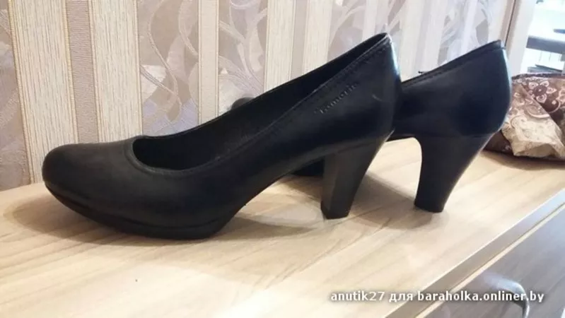 женские классические туфли Tamaris новые