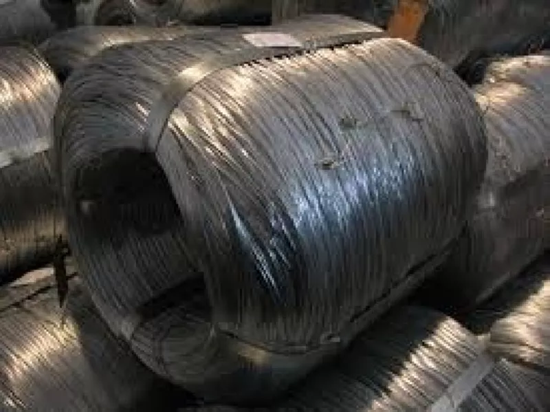 Оцинкованная проволока термически обработанная диаметр 0, 6 - 6, 0 мм стальная низкоуглеродистая. В мотках цилиндрической формы,  бухта стянута шинками.