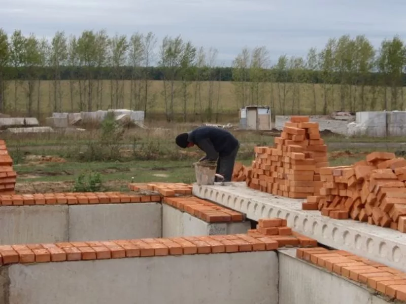 Каменщики в Воложине. Кладка кирпича и ГС - блоков