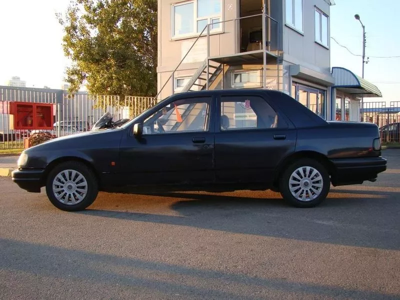 Автомобиль Ford Sierra 1.8