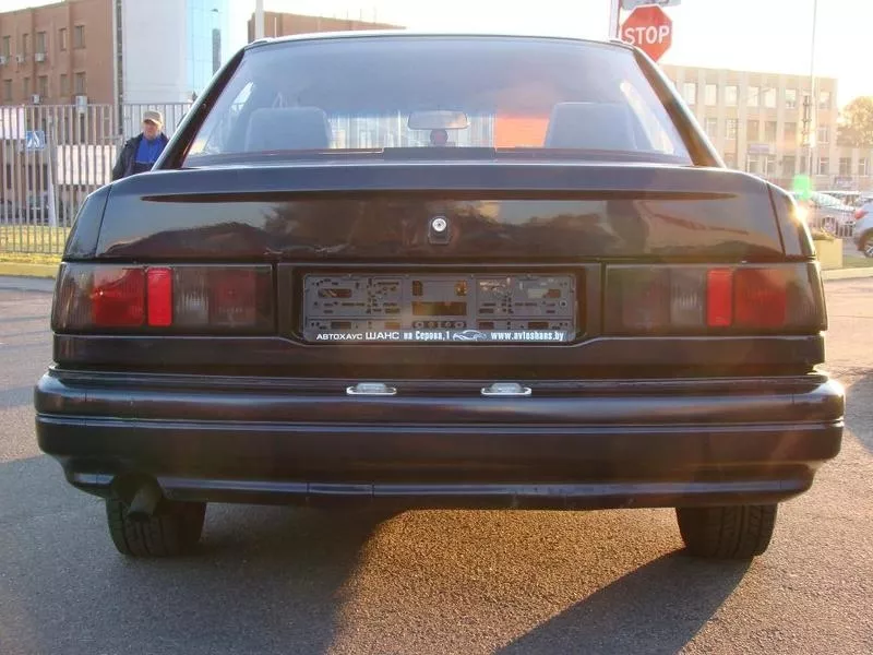 Автомобиль Ford Sierra 1.8 10