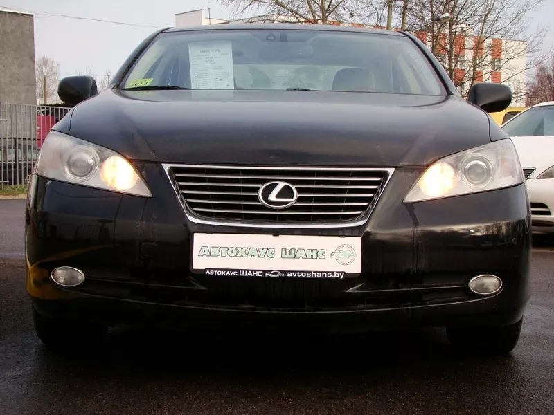 Ухоженный Lexus ES 350 салон с белой кожей 6