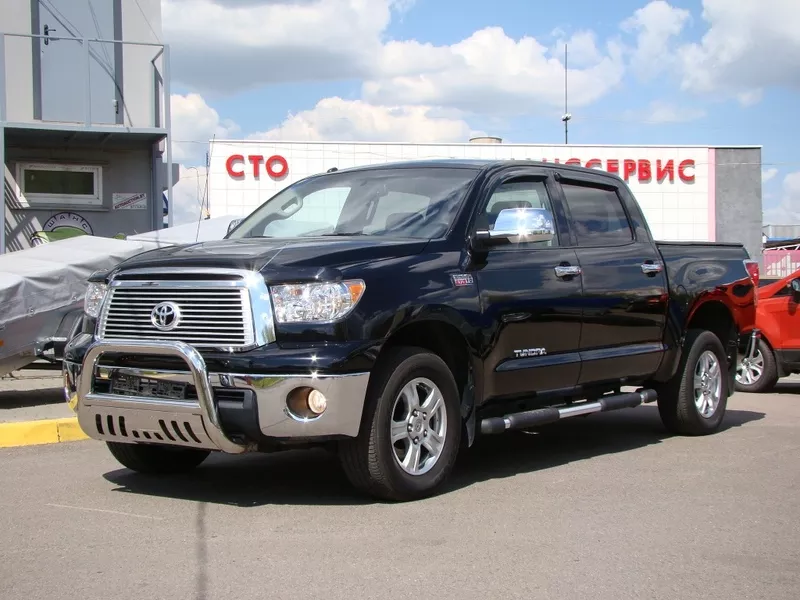 Toyota Tundra Double Cab 4WD 8