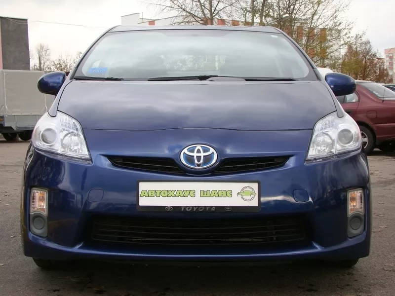 Идеальный суперсовременный Toyota Prius Hybrid