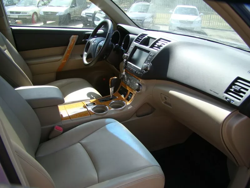 Автомобиль из Америки Toyota Highlander Hybrid 7