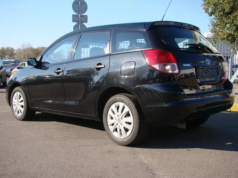 Комфортный и удобный Toyota Matrix 9