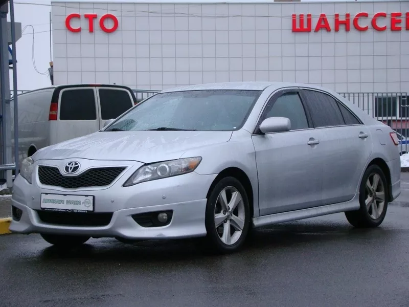 Отличный автомобиль Toyota Camry Se 2