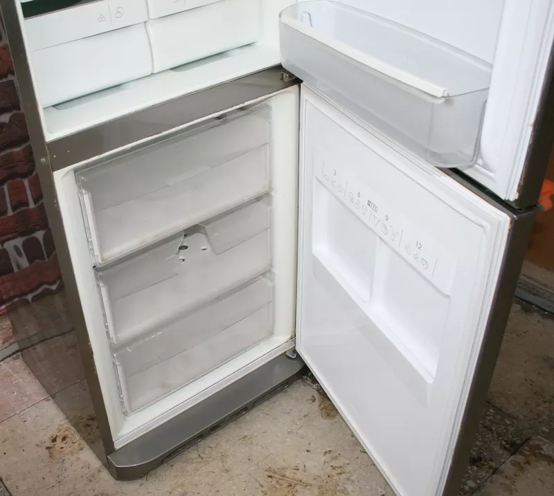 Холодильник ARISTON MBA 4042 3