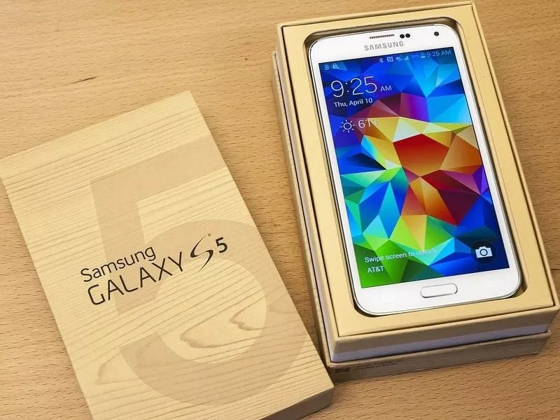 Недорого Samsung Galaxy S5 (16Gb) white новый