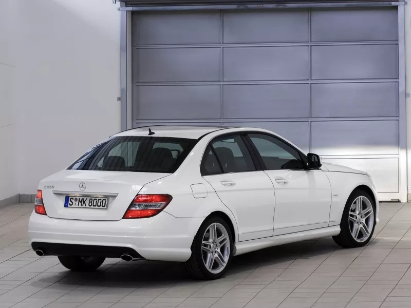 Запчасти на Мерседес W204 C250d 3