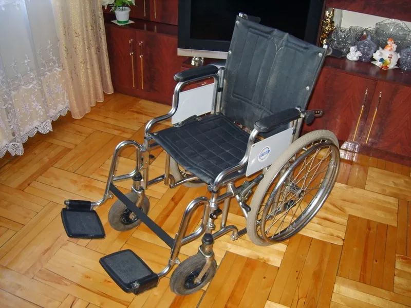 Коляска инвалидная комнатная 