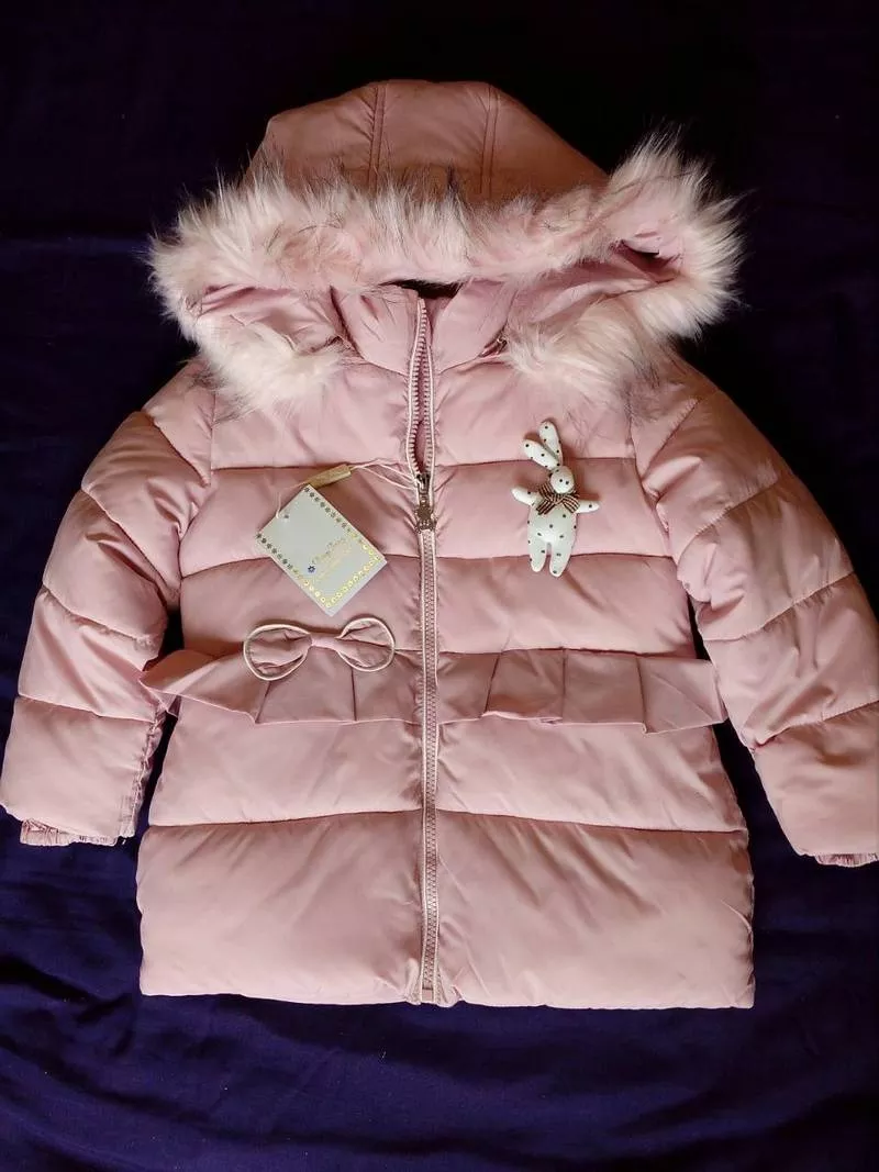 Куртка зимняя (пуховик) на девочку 4-5 лет.