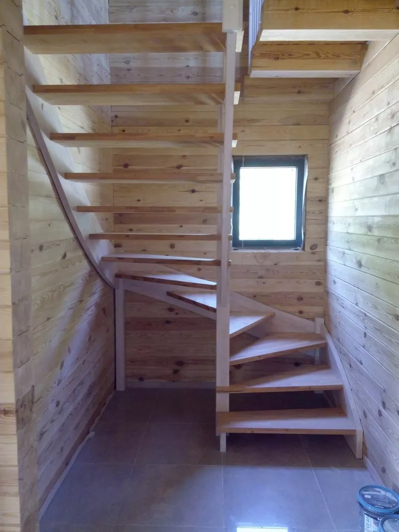 Производство и проектирование деревянных лестниц. Гарантия качества. Звоните 8