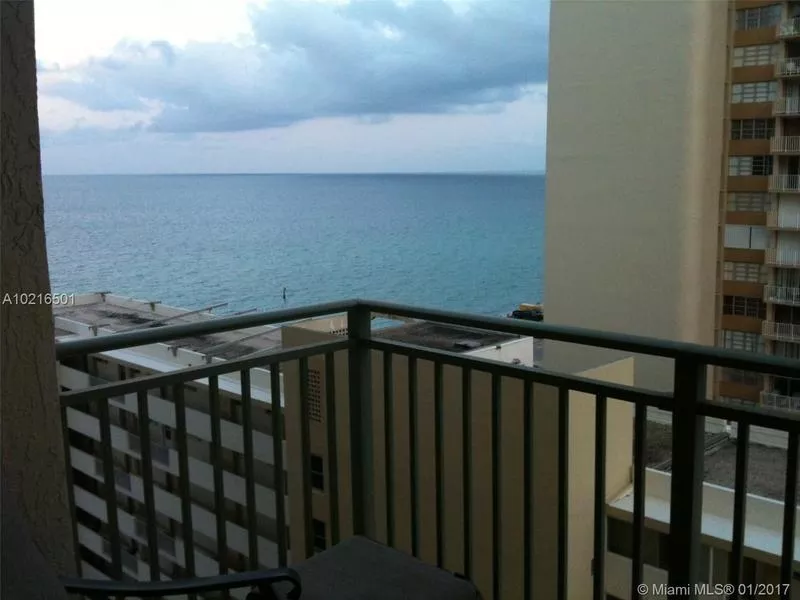 Продается квартира в Майами с видом на залив 3