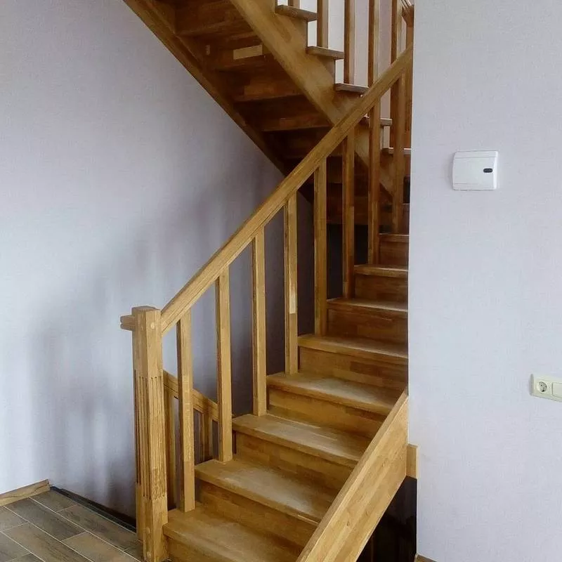 Лестницы межэтажные деревянные любой сложности. Соответствие СНиП. Гарантия.