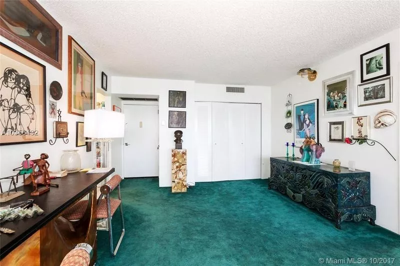 Продается прекрасная  квартира в Майами в Авентуре 7