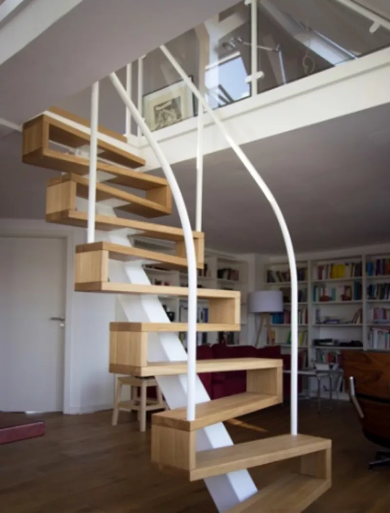 Деревянная лестница в дом или на дачу. Любая форма и размер. 4