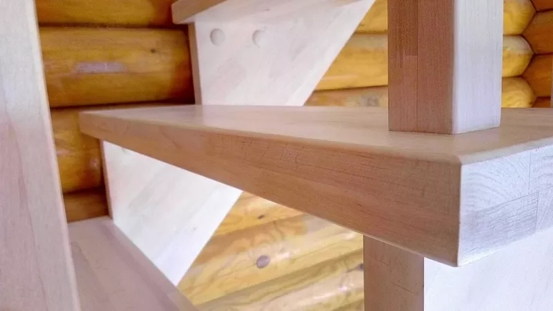 Деревянная лестница в дом или на дачу. Любая форма и размер. 11