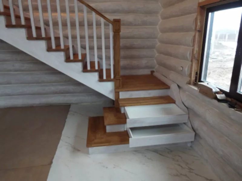Деревянная лестница в дом или на дачу. Любая форма и размер. 12