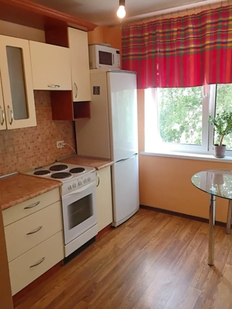 `Продается 1 комнатная квартира возле м. Малиновка`