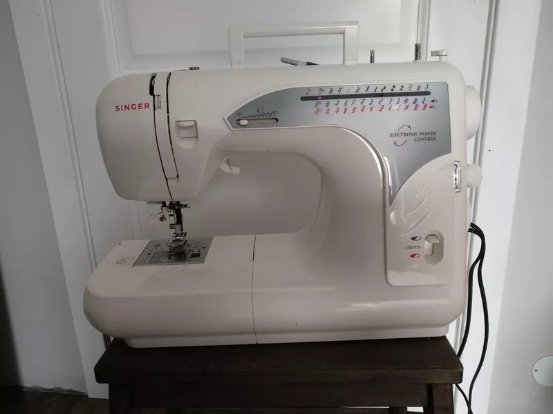 Электрическая швейная машина SINGER модель 2662