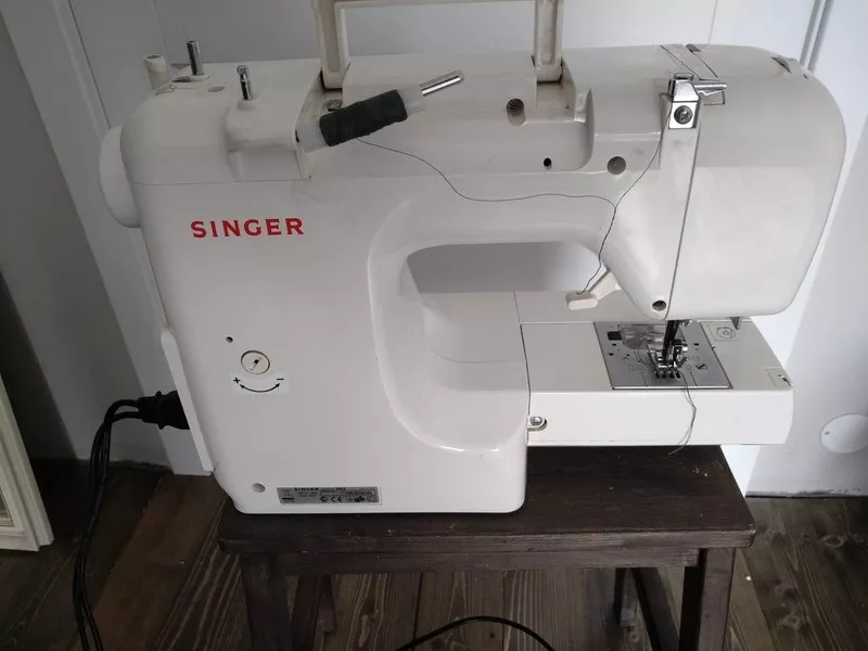 Электрическая швейная машина SINGER модель 2662 2