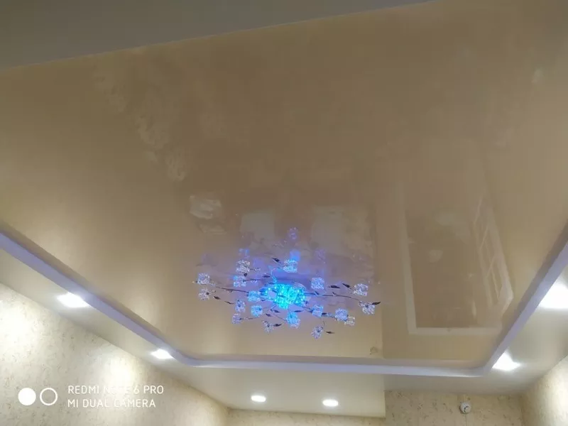 Натяжные двухуровневые потолки с подсветкой 4
