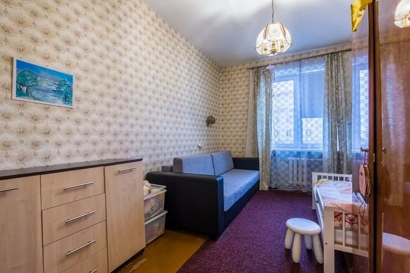 3-комнатная квартира в сталинском доме на Долгобродской 11