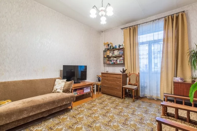 3-комнатная квартира в сталинском доме на Долгобродской 11 3