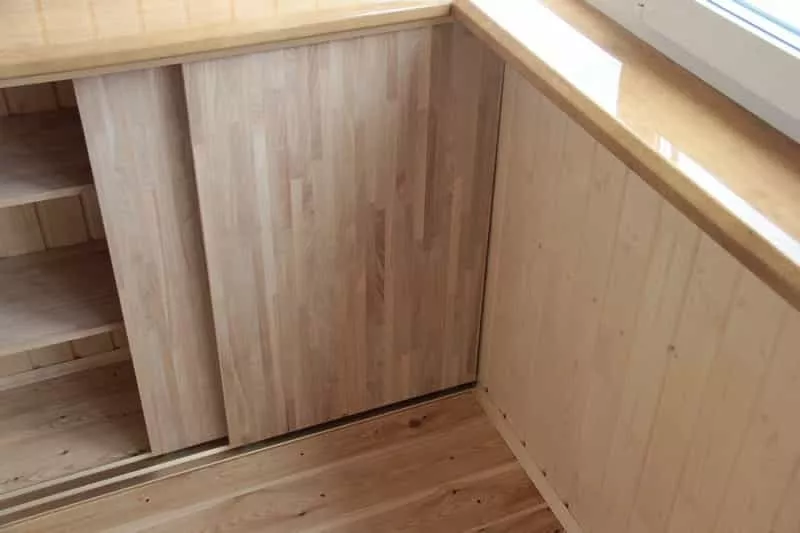 Внутренняя отделка балконов деревянной вагонкой 5