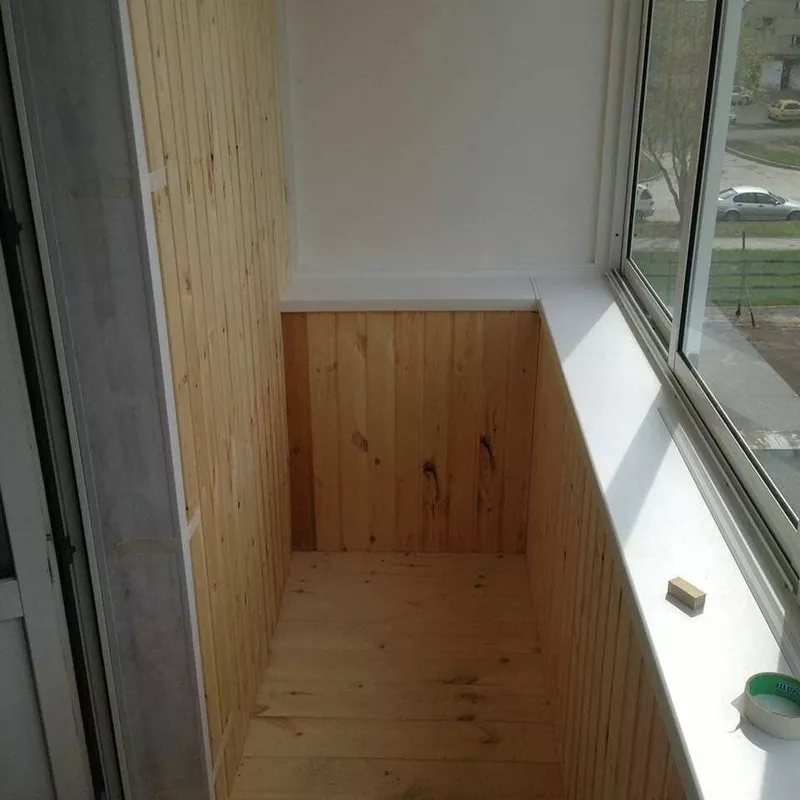 Внутренняя отделка балконов деревянной вагонкой 8
